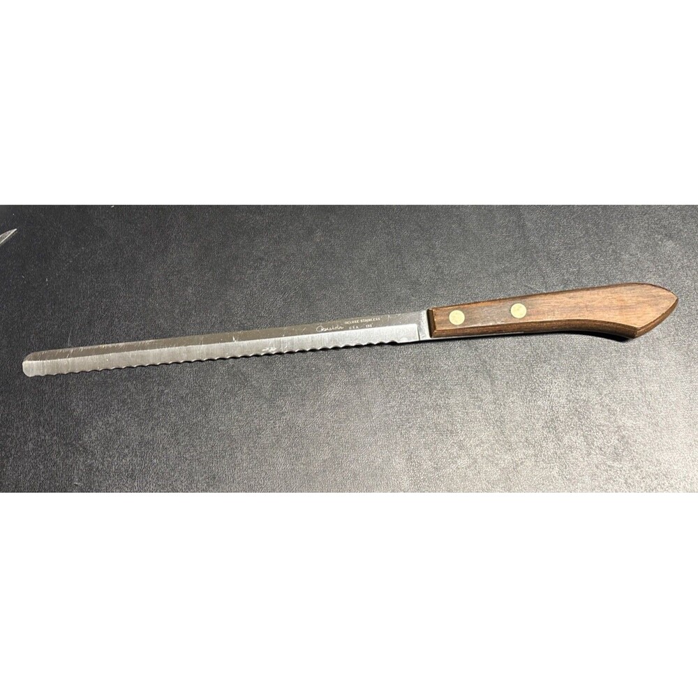 ONEIDA 135 Deluxe Stainless Serrated, Bread Knife, W/ Wood Handle, U.S.A.